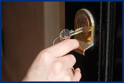Advantage Locksmith Store Euclid, OH 216-714-0231 - 7-door-unlock